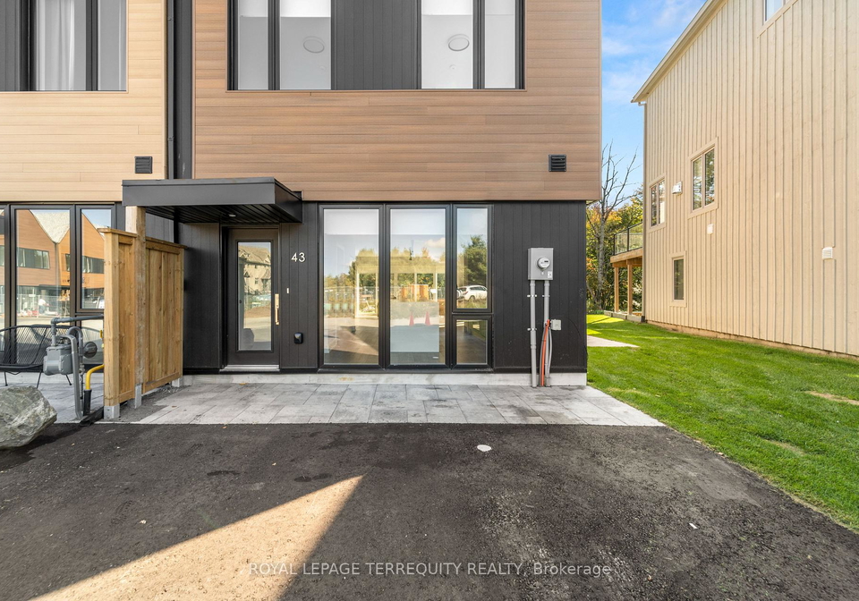 43-rockmount-crescent-gravenhurst-ontario-x12586506