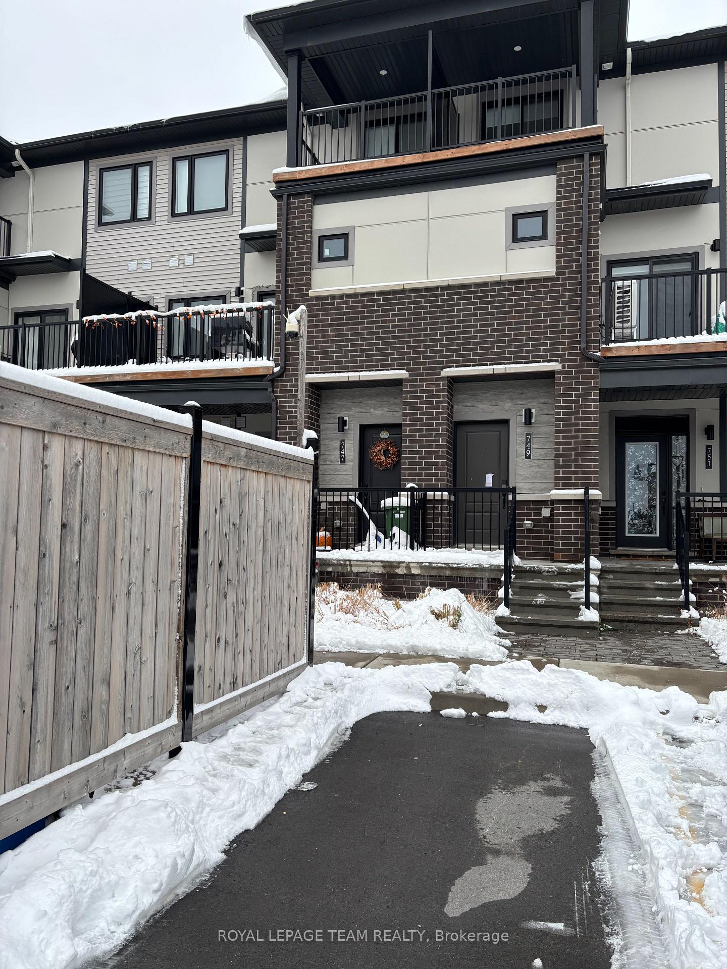 747-chromite-private-ottawa-ontario-x12587734