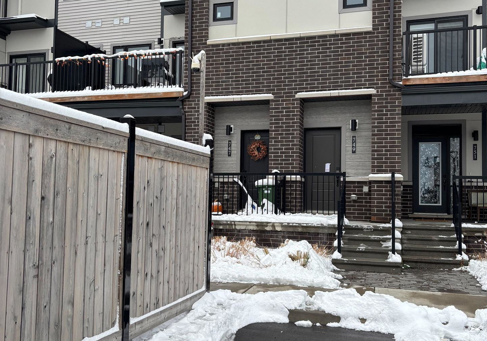 747-chromite-private-ottawa-ontario-x12587734