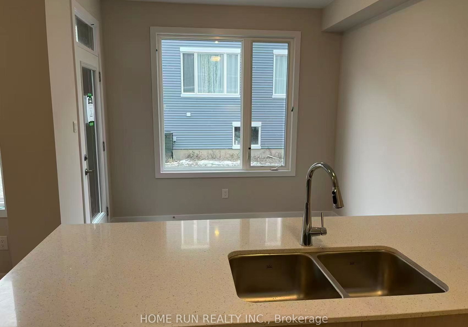 379-les-emmerson-drive-ottawa-ontario-x12588294