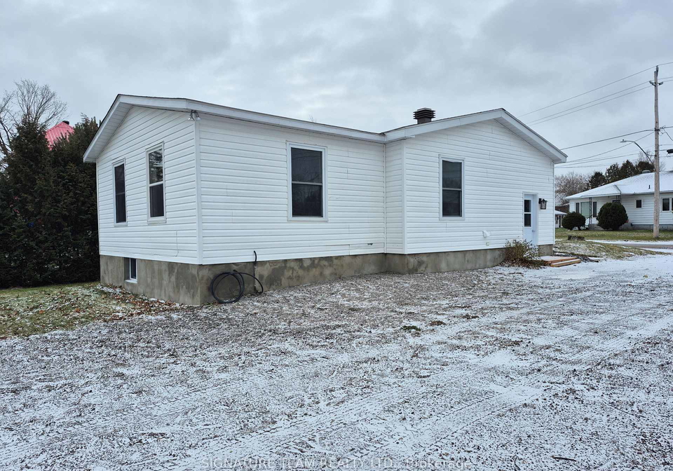 17-vankessel-street-whitewater-region-ontario-x12589222