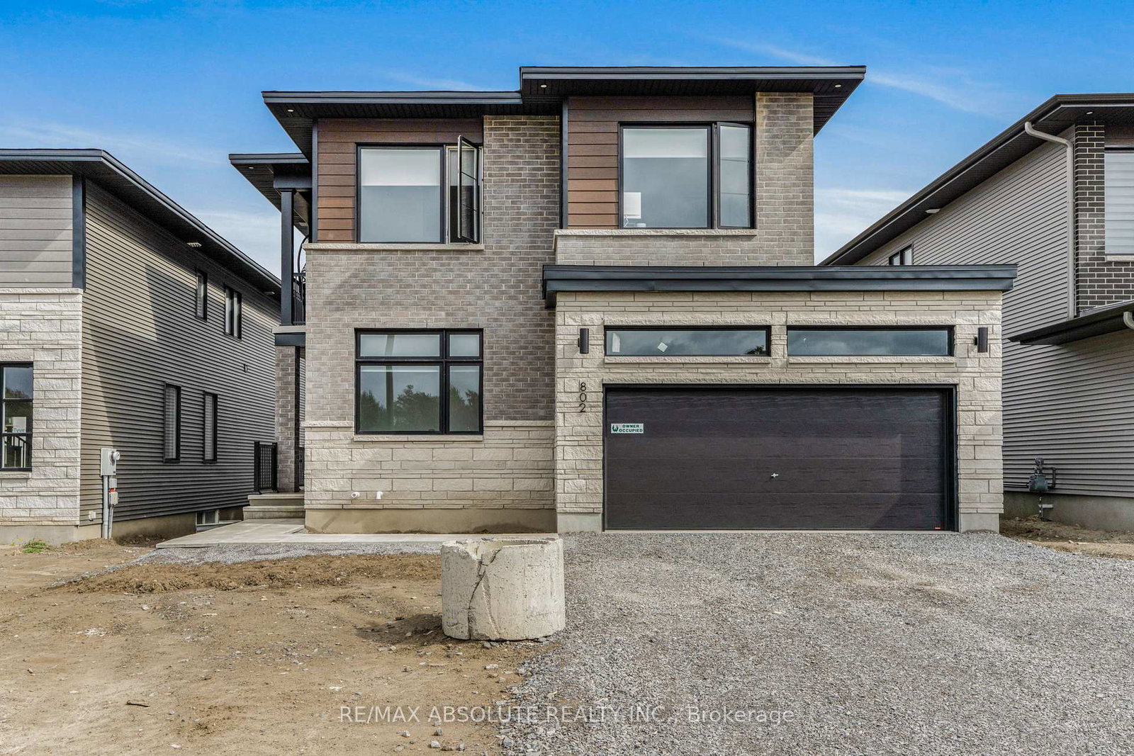 802-ninaatik-place-blossom-park-airport-and-area-ottawa-ontario-x12589976