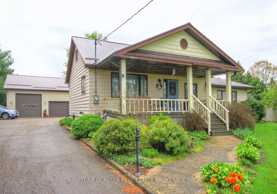 8200-falconbridge-drive-strathroy-caradoc-ontario-x12590030