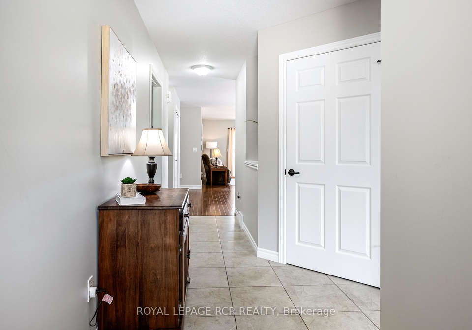 401-birmingham-street-e-wellington-north-ontario-x12590146