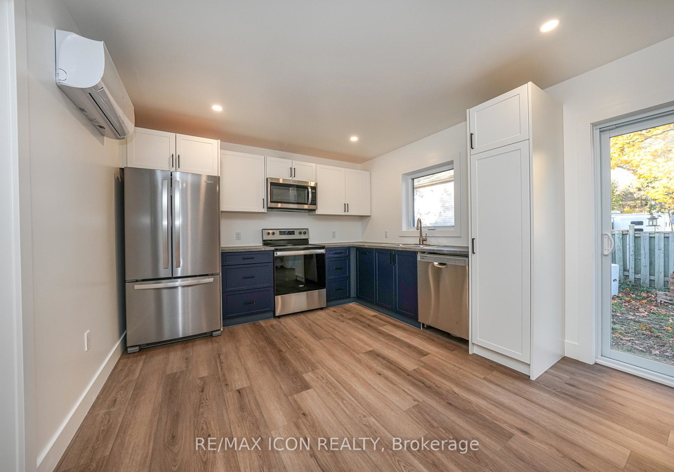 218-e-ardross-street-north-middlesex-ontario-x12590382
