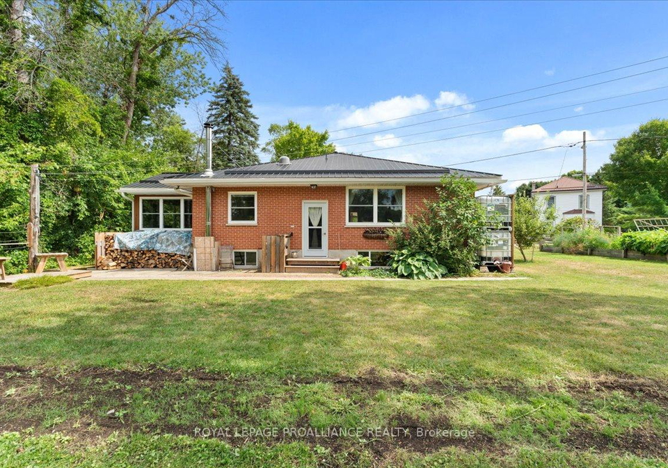 122-spring-street-e-tweed-ontario-x12590966