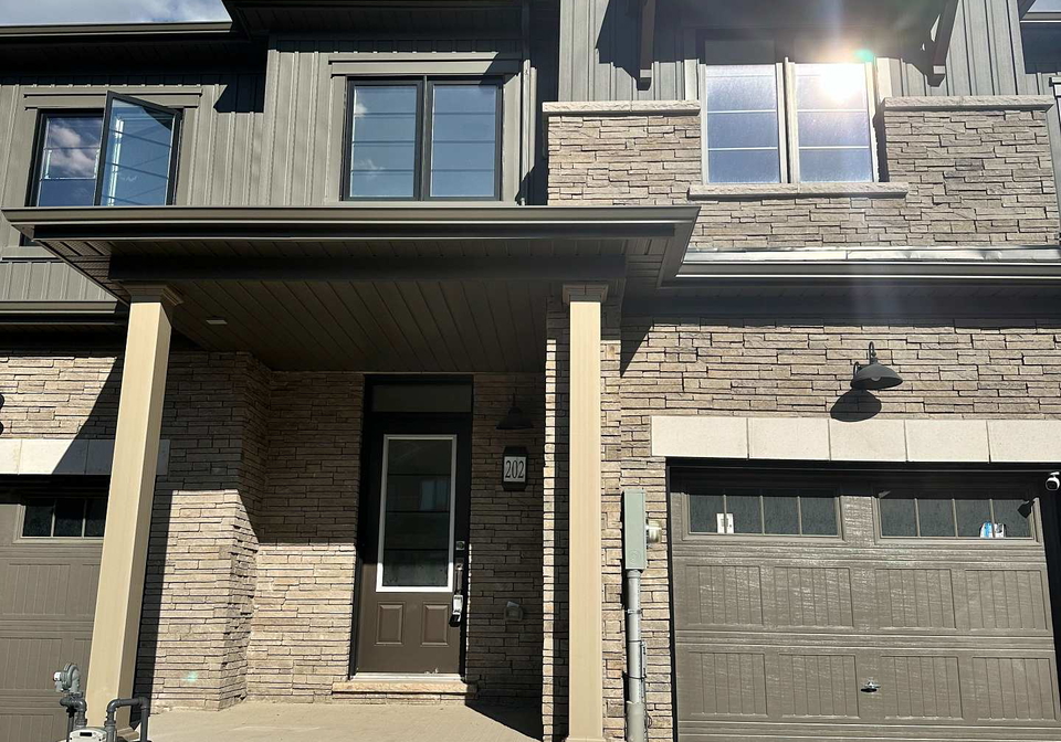 202-port-crescent-welland-ontario-x12591476