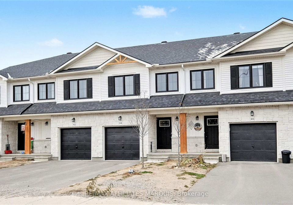 44-whitcomb-crescent-smiths-falls-ontario-x12593082