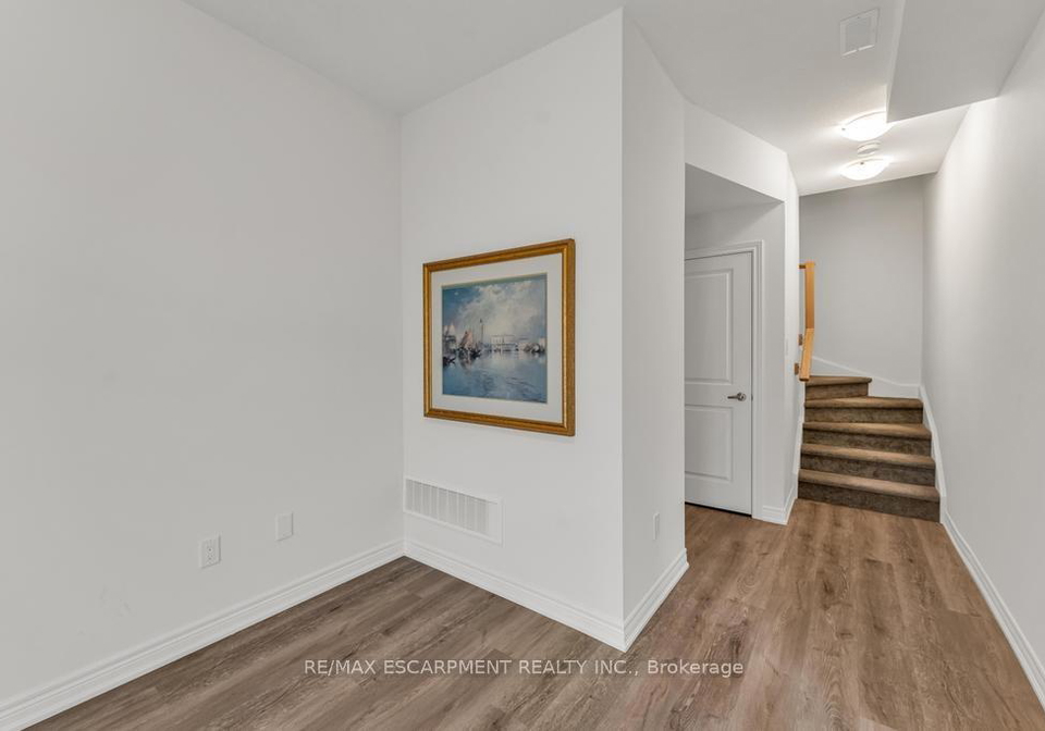 68-dryden-lane-hamilton-ontario-x12593340