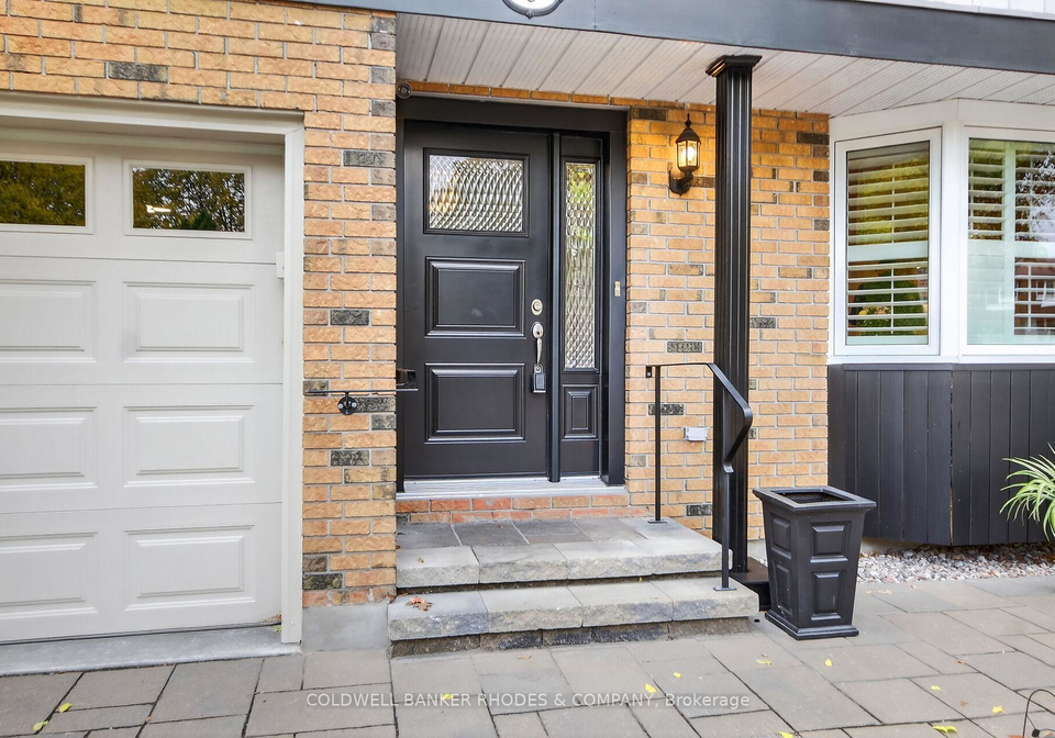 8-confederation-private-ottawa-ontario-x12593640
