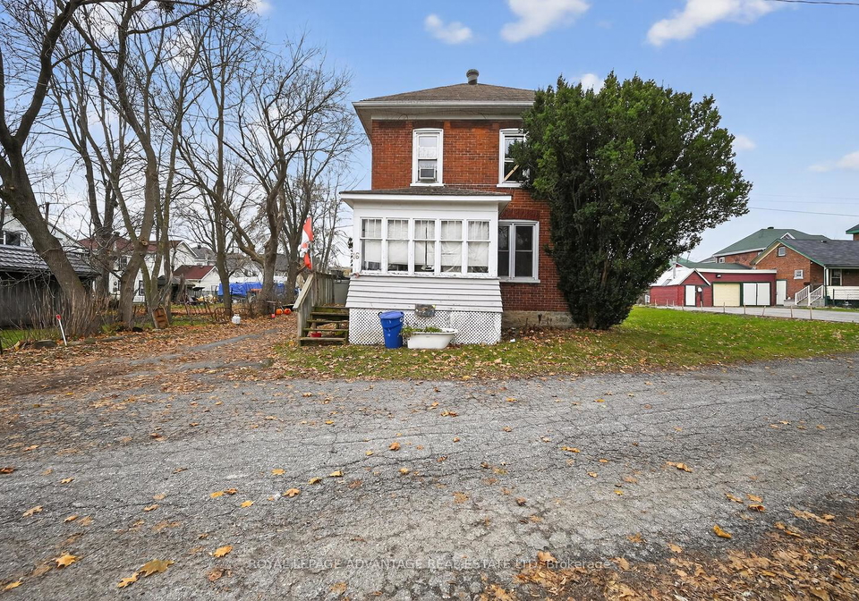 16-mary-street-n-smiths-falls-ontario-x12595216