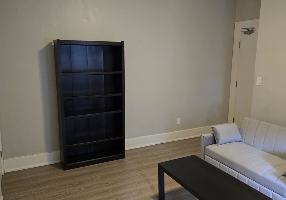70-victoria-avenue-s-hamilton-ontario-x12595402