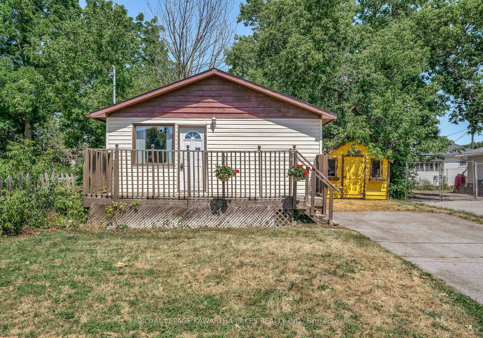 4-bond-street-e-kawartha-lakes-ontario-x12595422