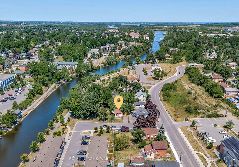 4-bond-street-e-kawartha-lakes-ontario-x12595422