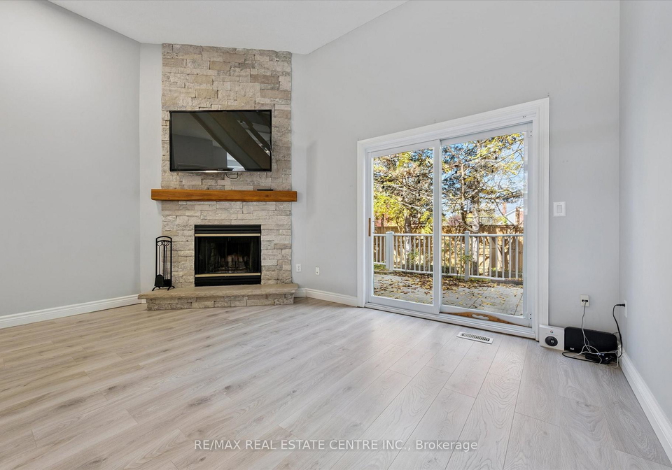 589-beechwood-drive-waterloo-ontario-x12595722