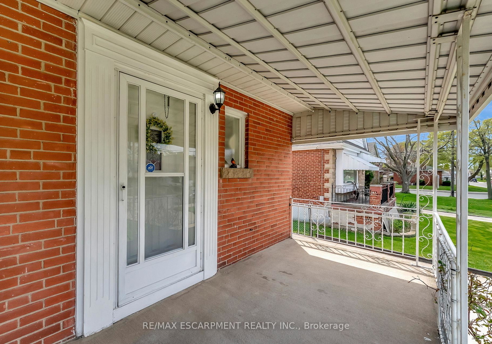 131-east-42nd-street-hamilton-ontario-x12596172