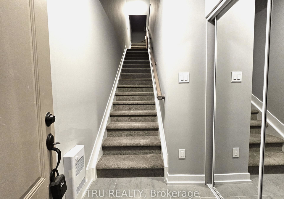 230-anyolite-private-ottawa-ontario-x12596396