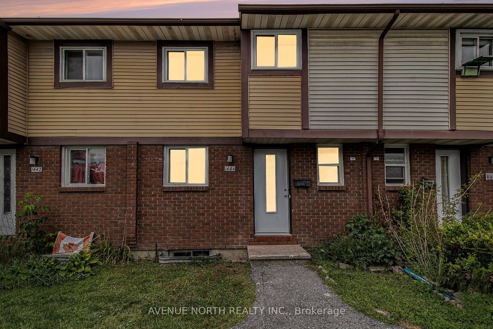 1444-foxwell-street-cyrville-carson-grove-pineview-ottawa-ontario-x12596422