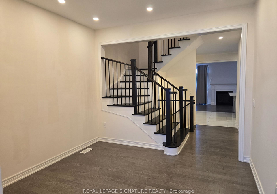 8-beasley-grove-hamilton-ontario-x12597494