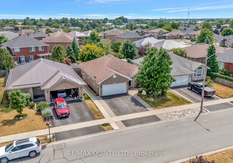 7-chestnut-drive-belleville-ontario-x12597570
