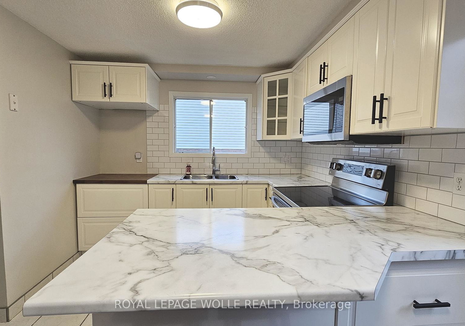 29-folkstone-crescent-kitchener-ontario-x12598704