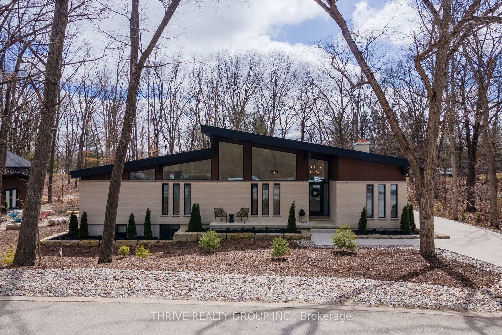 10107-pinery-bluffs-road-lambton-shores-ontario-x12598934