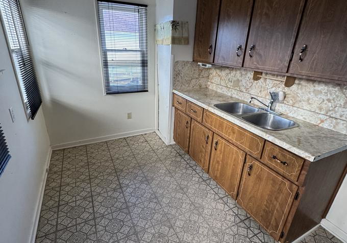320-lafontaine-street-chatham-kent-ontario-x12599582