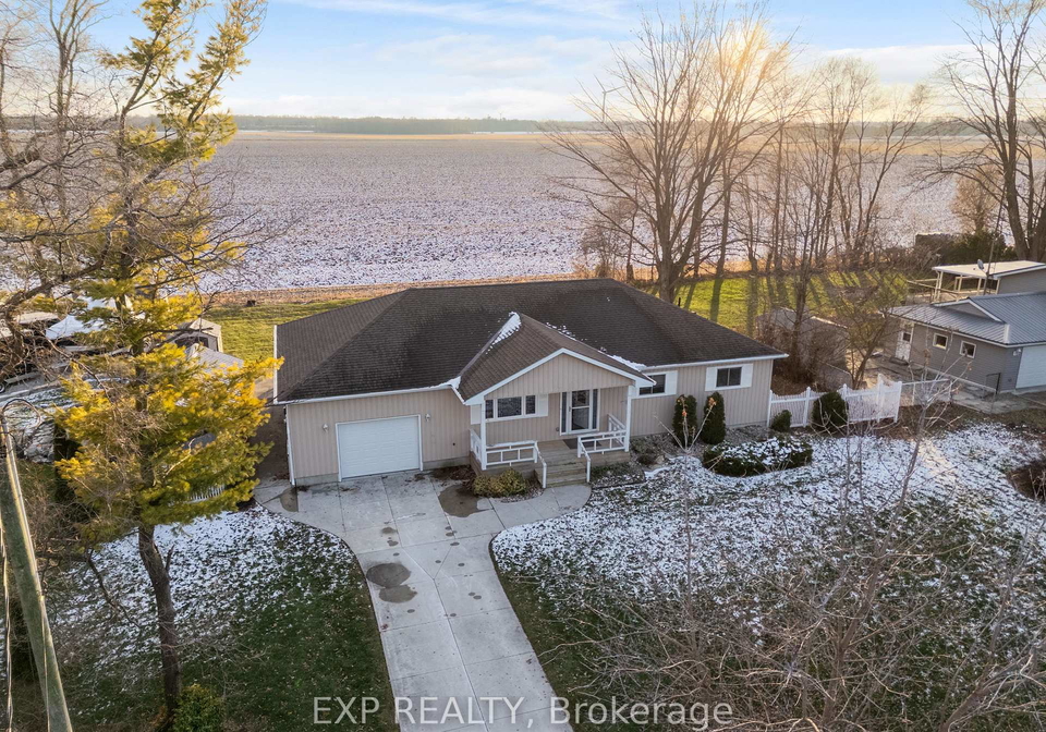 8459-lazy-lane-lambton-shores-ontario-x12600010