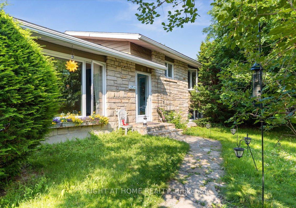 1-harrogate-place-ottawa-ontario-x12600030