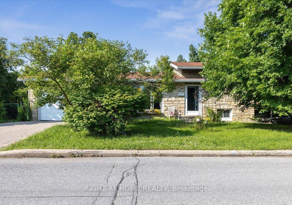 1-harrogate-place-ottawa-ontario-x12600030