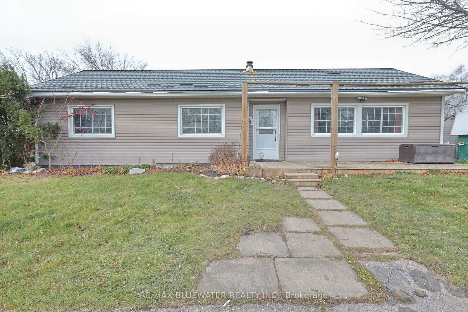 39-st-andrews-place-south-huron-ontario-x12600374