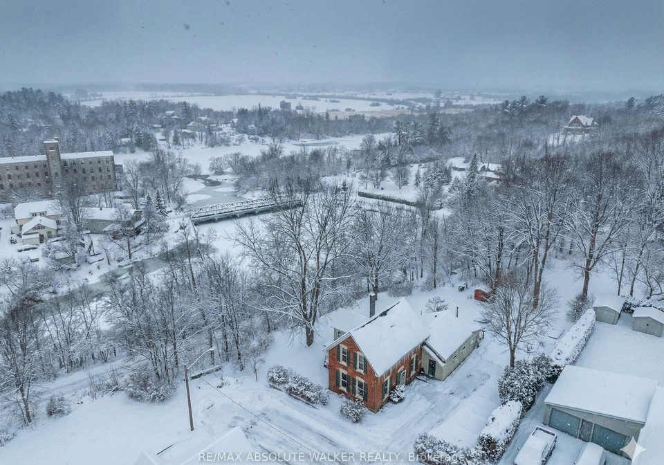 40-thomas-street-mississippi-mills-ontario-x12601618