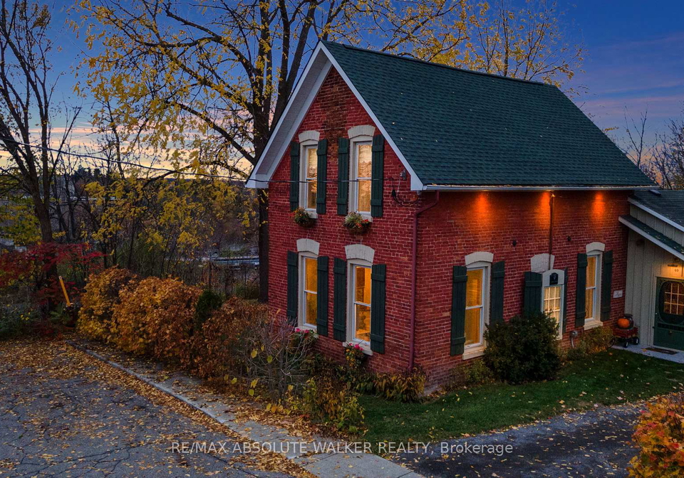 40-thomas-street-mississippi-mills-ontario-x12601618