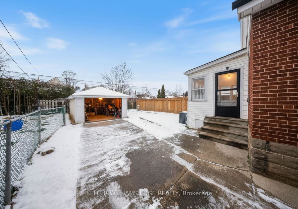 186-huxley-avenue-s-hamilton-ontario-x12602398