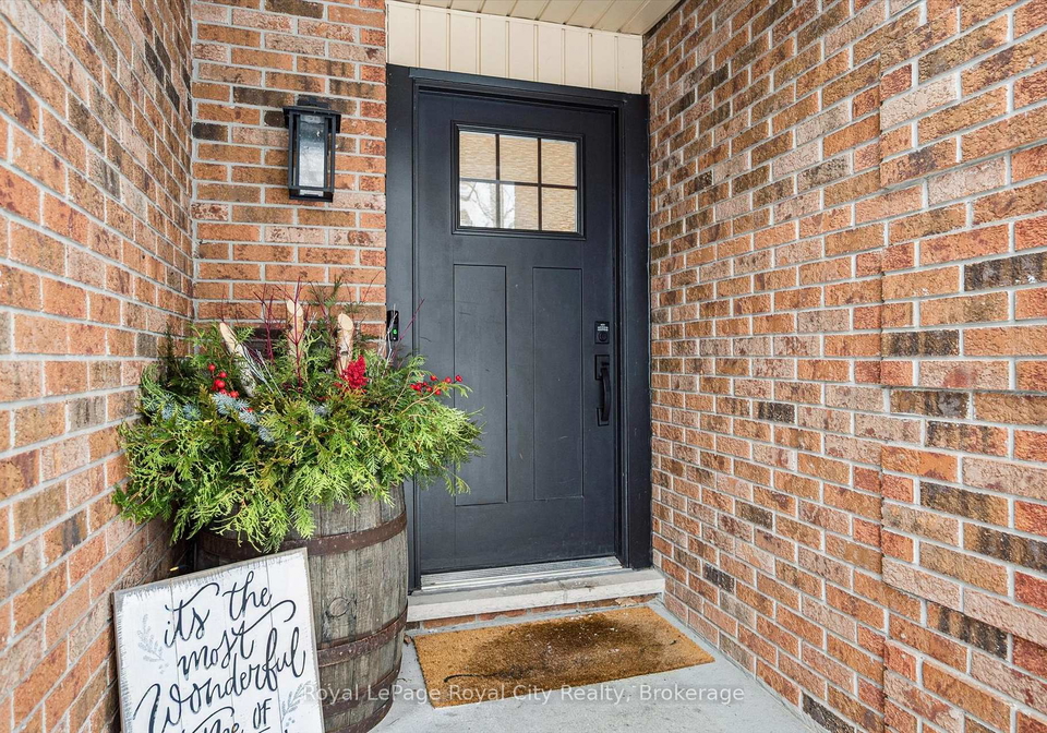 4-gryphon-place-guelph-ontario-x12602994