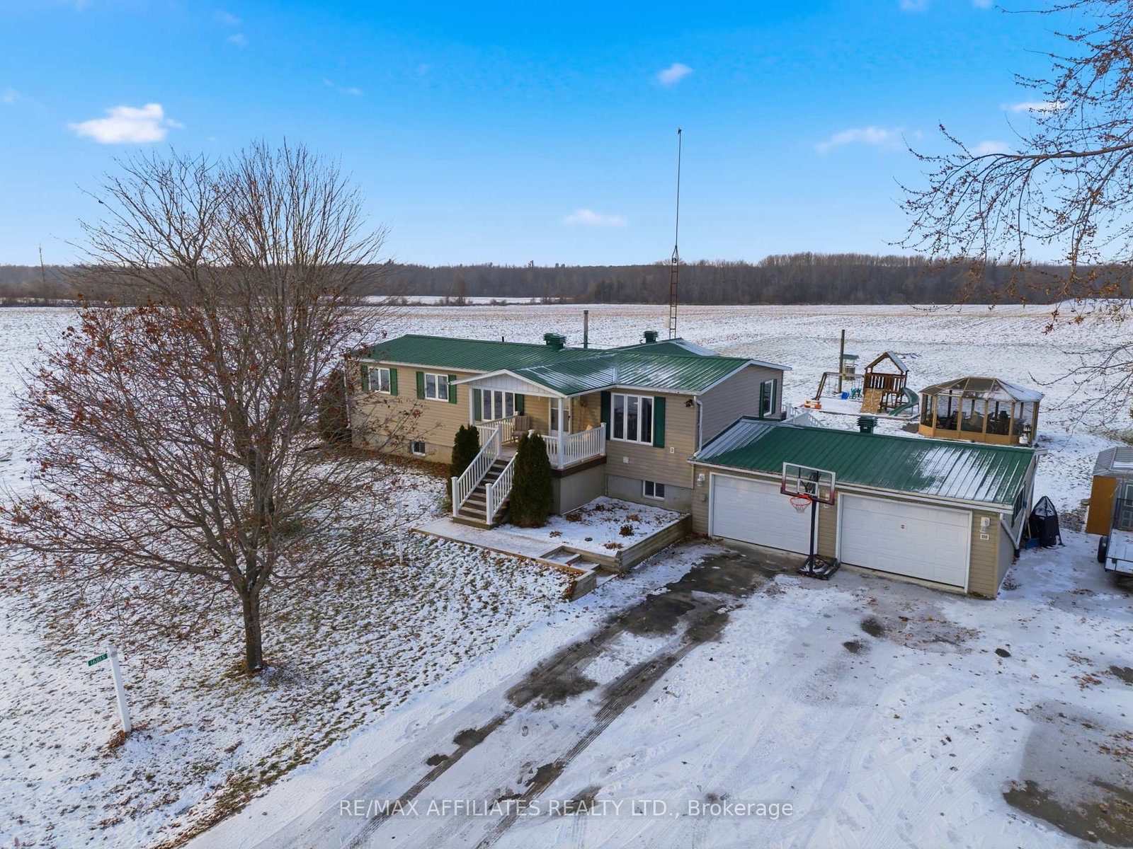 16815-red-town-road-north-stormont-ontario-x12603284