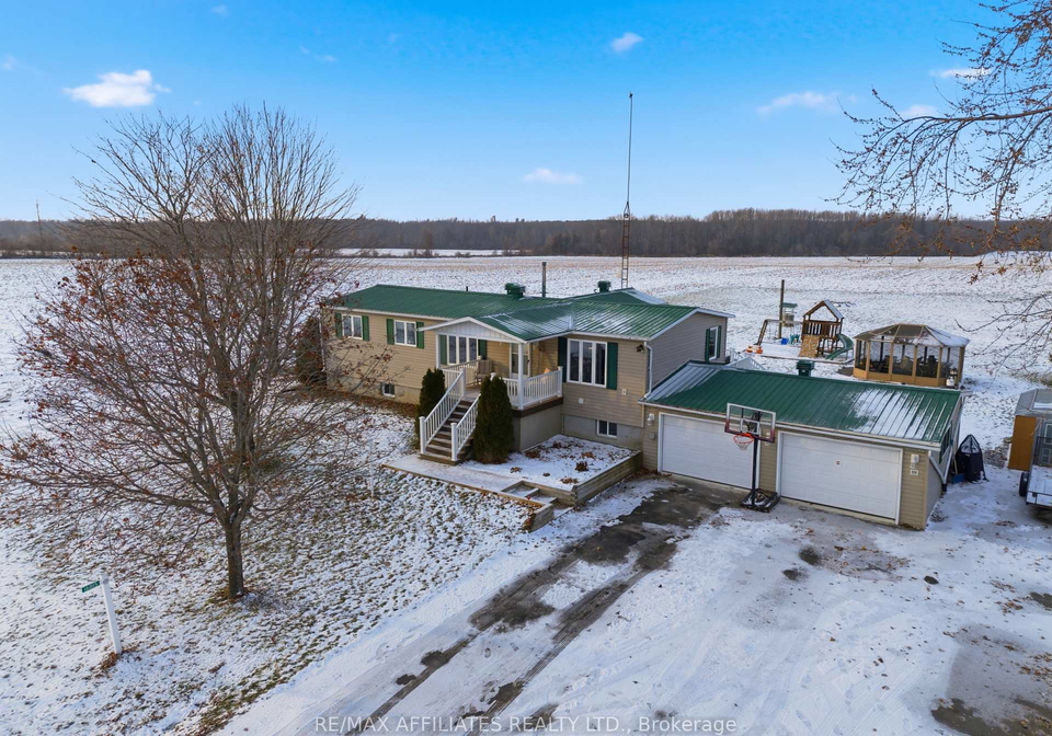 16815-red-town-road-north-stormont-ontario-x12603284