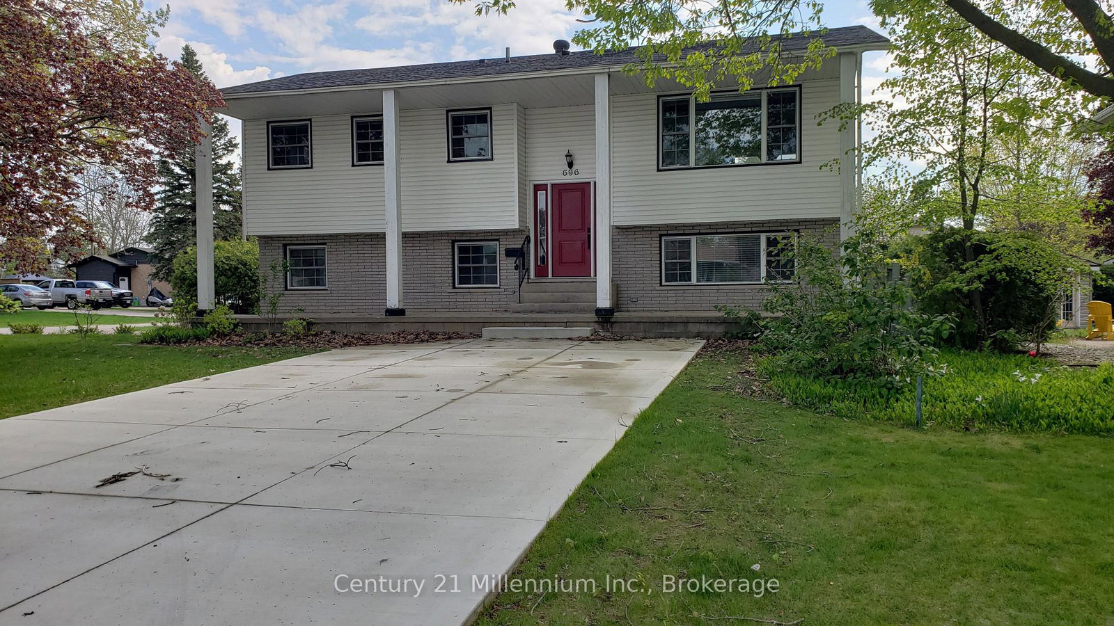 696-christopher-drive-saugeen-shores-ontario-x12604454