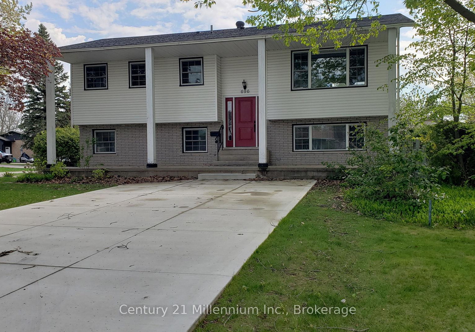 696-christopher-drive-saugeen-shores-ontario-x12604454