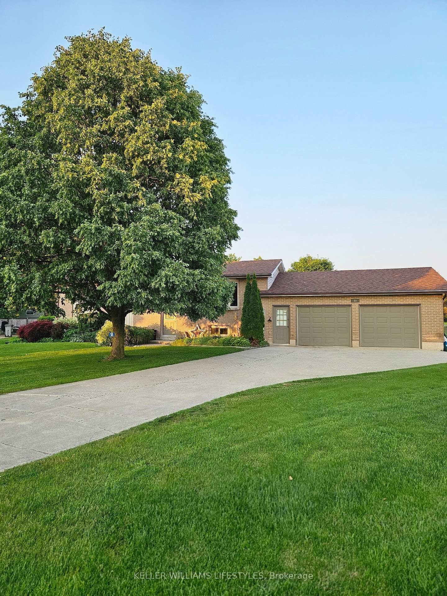 18-hawthorn-crescent-north-middlesex-ontario-x12605254