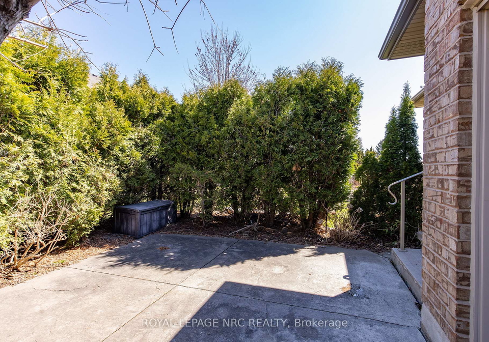 6-muirfield-trail-welland-ontario-x12606860