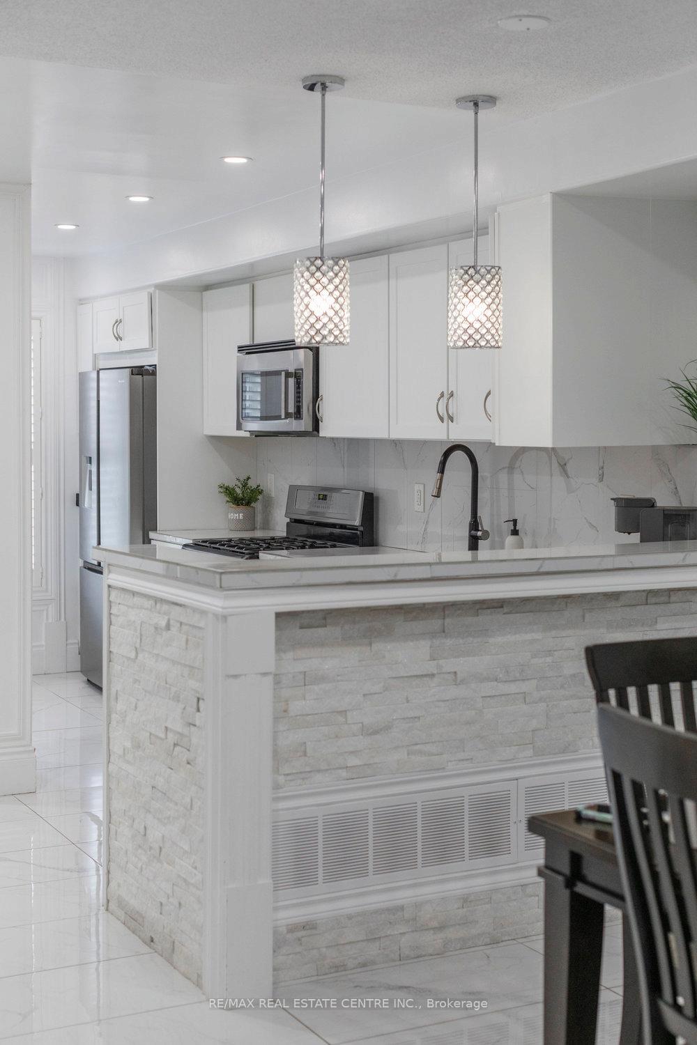 2774-king-street-e-hamilton-ontario-x12608906