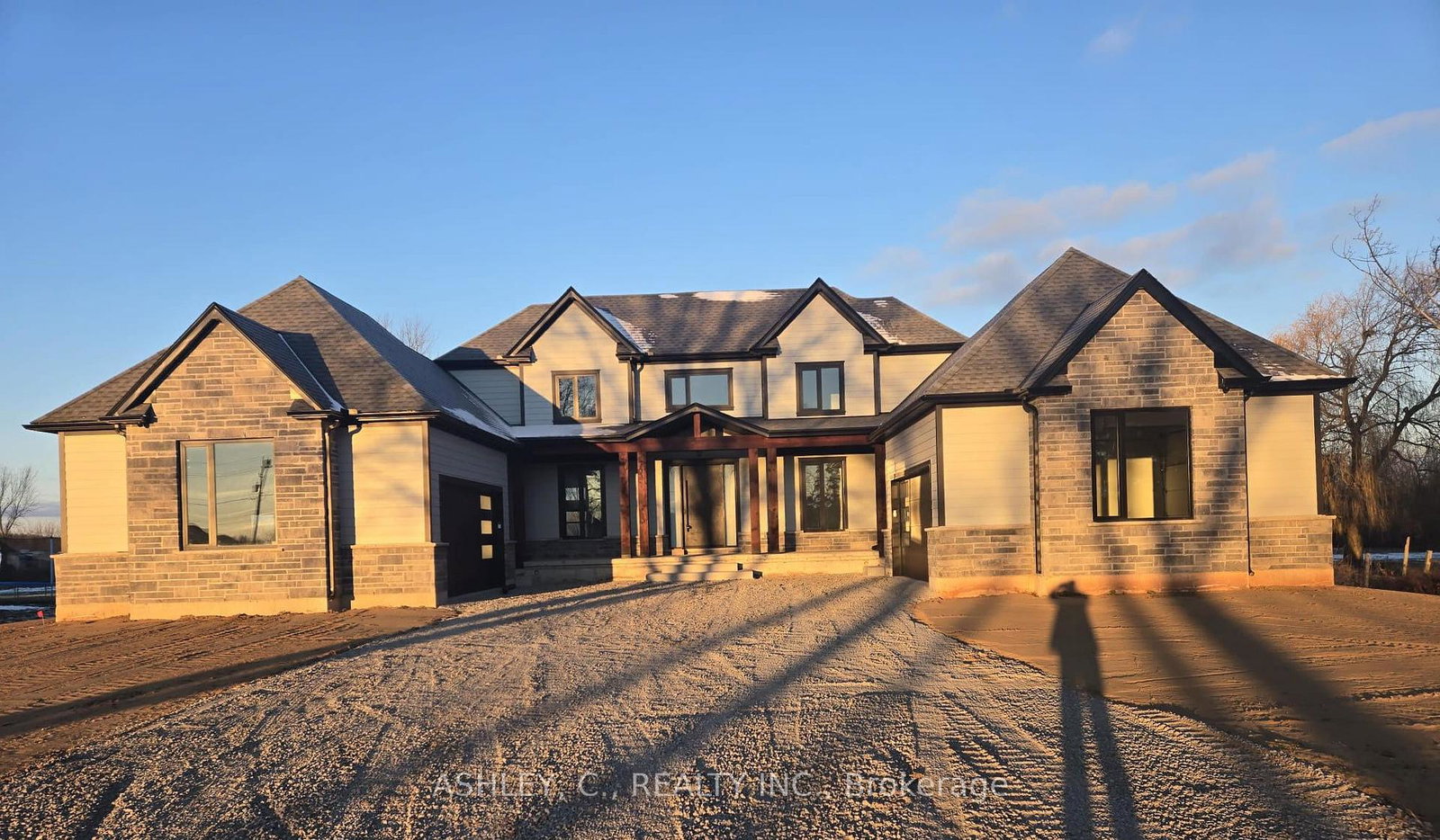 256-mountain-road-grimsby-ontario-x12608930