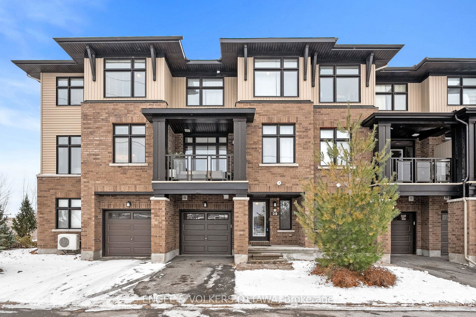 39-stockholm-private-ottawa-ontario-x12609042