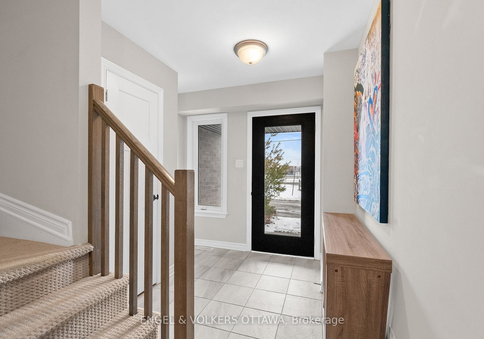 39-stockholm-private-ottawa-ontario-x12609042