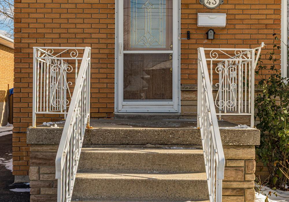 43-bonaventure-drive-hamilton-ontario-x12610580