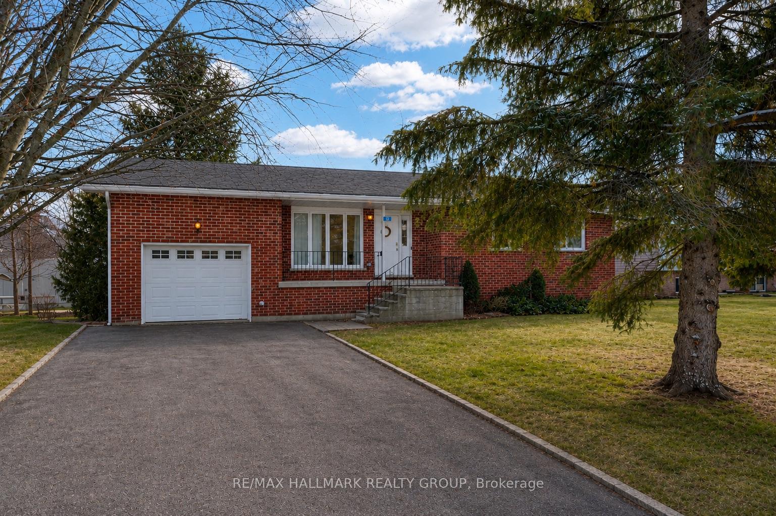 10-frederick-street-lansdowne-village-ontario-x12610658