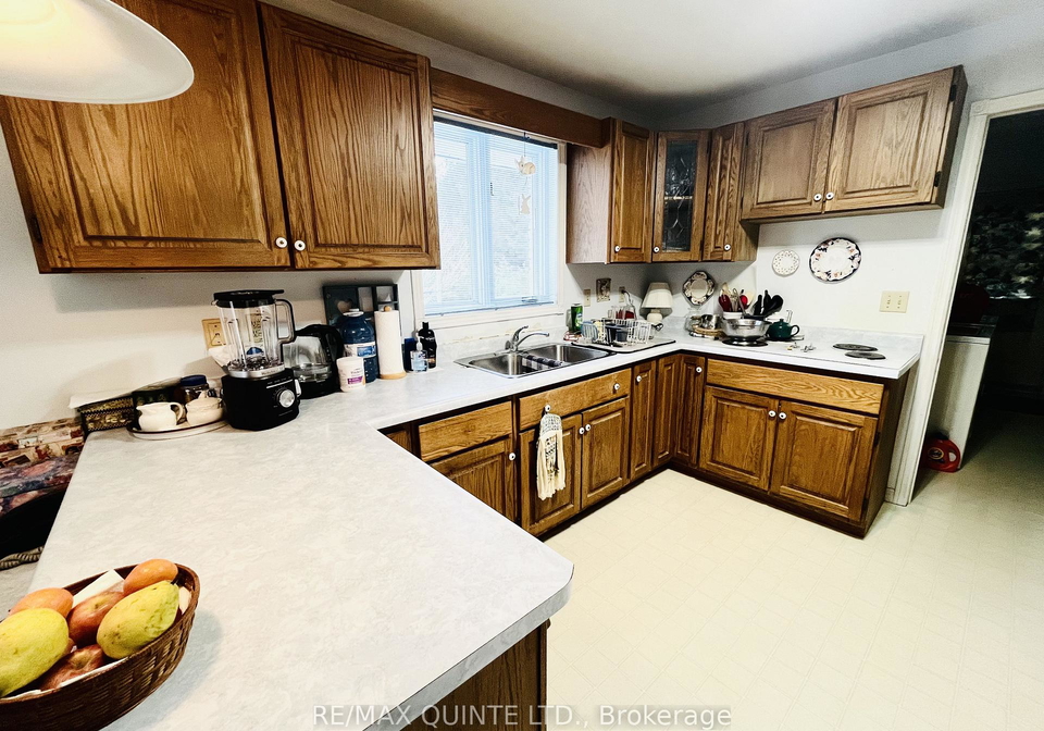 3320-shannonville-road-tyendinaga-ontario-x12611966