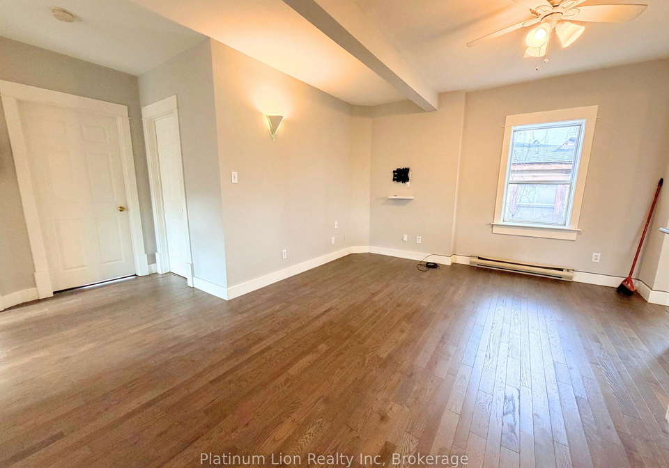 39-west-avenue-s-hamilton-ontario-x12612538
