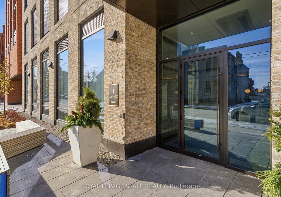1-jarvis-street-hamilton-ontario-x12612716